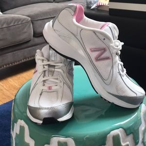 New Balance Athletic Shoes! EUC